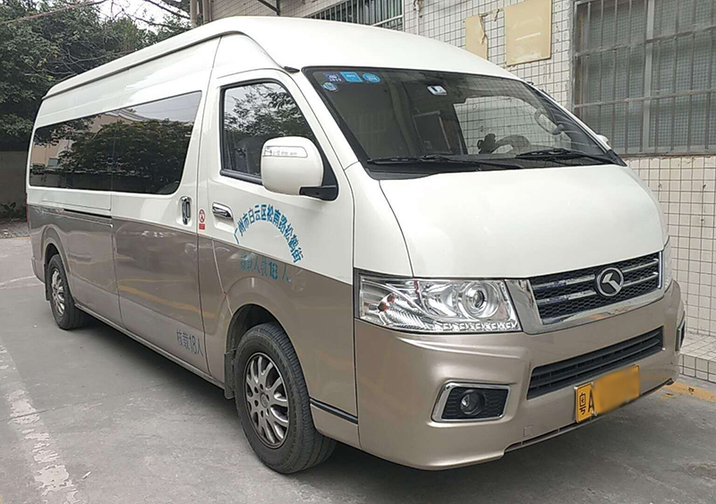 12 Seat Toyota Hiace