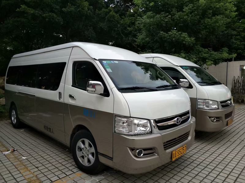 15 Seat Toyota Hiace